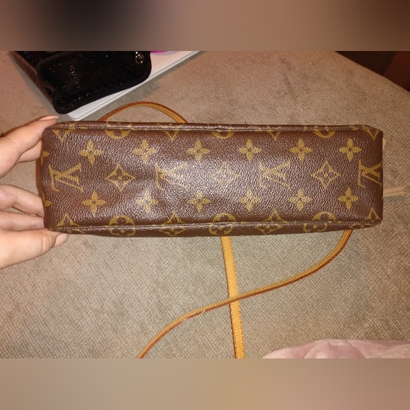 Louis Vuitton crossbody bag - Picture 4 of 16